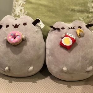Pusheens two large cuties